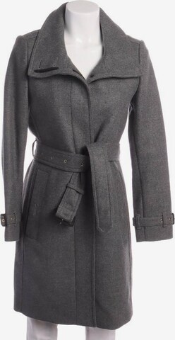 BURBERRY Winterjacke / Wintermantel XS in Grau: predná strana