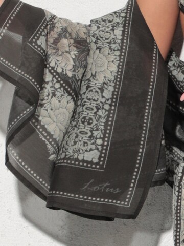 JIORO Scarf 'FROZEN LOTUS' in Black