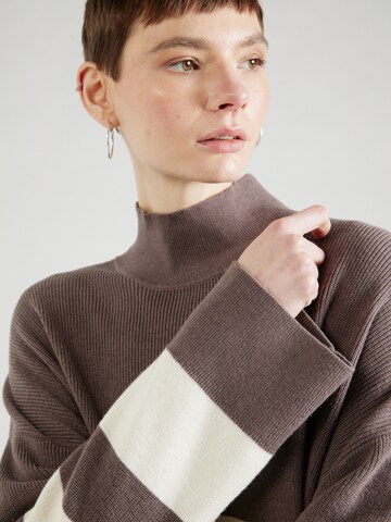 InWear Sweter 'Othilia' w kolorze brązowy