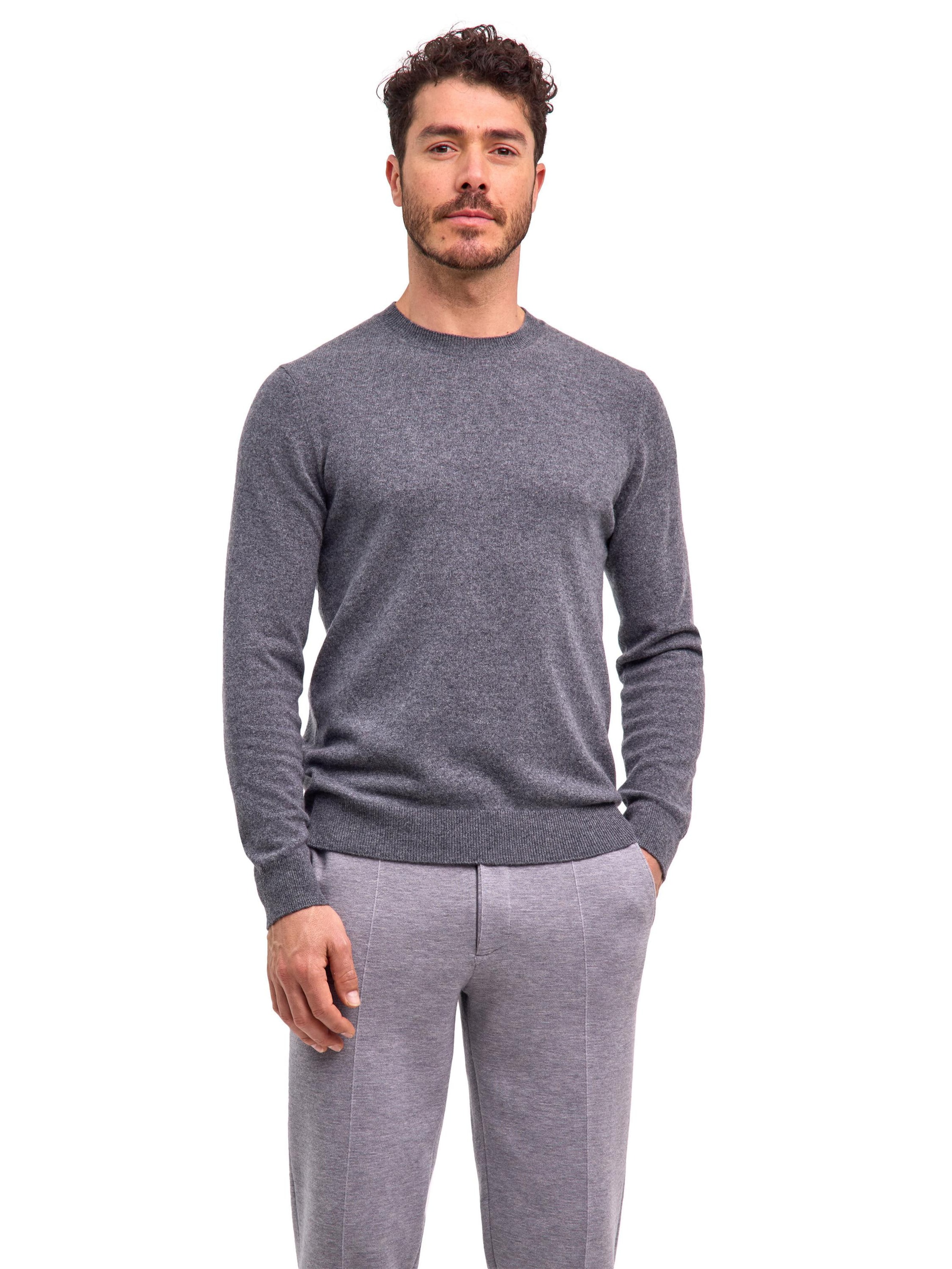 FALKE Sweater in Grey: front