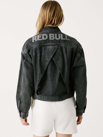 Red Bull Racing x Pepe Jeans Jacke 'Red Bull Racing' in Grau: Vorderseite