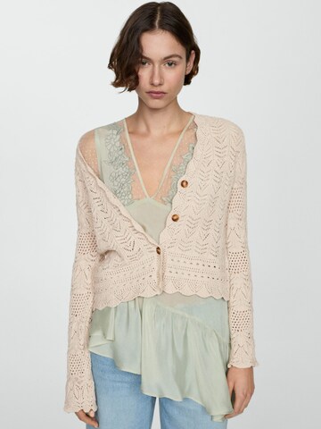 MANGO Gebreid vest 'SITO' in Beige: voorkant