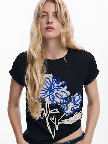 Tricou de la Desigual pe negru: față