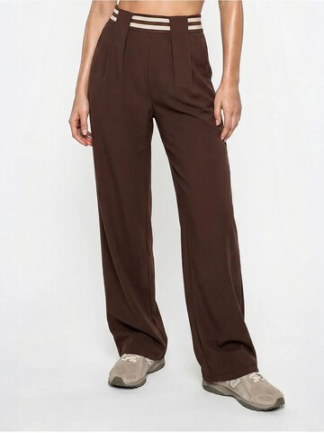 Pantalons de tailleur Bianco Lucci en marron