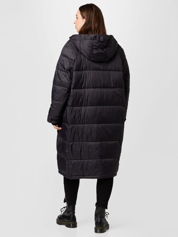 ABOUT YOU Curvy Winter Coat 'Robin' in Black