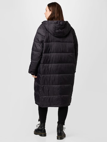 ABOUT YOU Curvy Winter Coat 'Robin' in Black