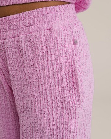 WE Fashion Regular Byxa i rosa