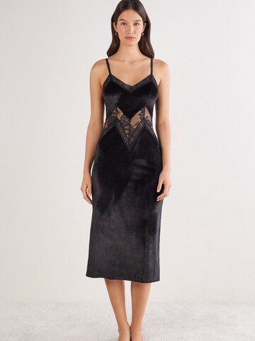 INTIMISSIMI Negligée 'LA FEMME FATALE' in Schwarz: Vorderseite