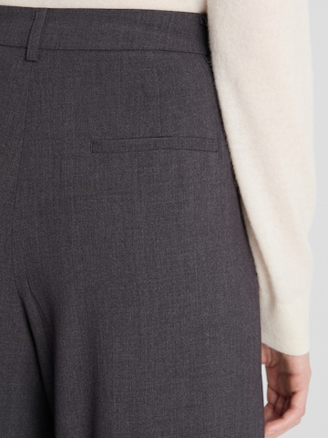 Guido Maria Kretschmer Women Wide Leg Laskoshousut 'Betty' värissä harmaa