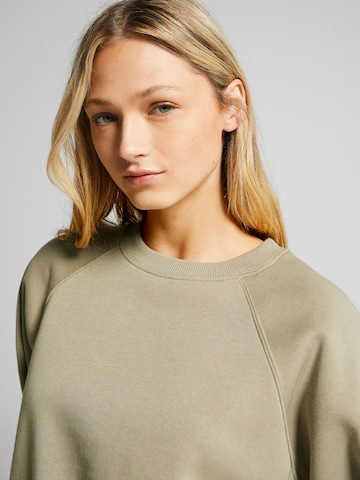 Bershka Sweatshirt in Beige