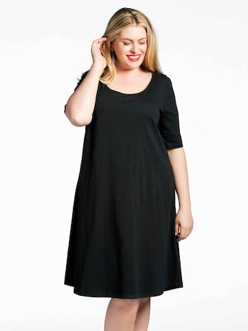 Yoek Dress in Black: front