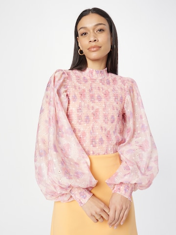 BRUUNS BAZAAR Bluse 'Hyssop Silke' i pink: forside