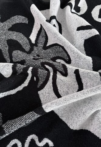 Lousy Livin Towel in Black