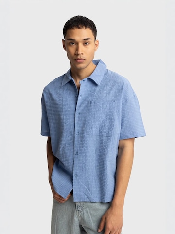 Camicia di Giesto in blu: frontale