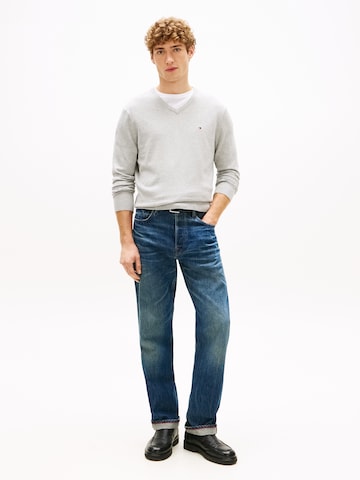 TOMMY HILFIGER Свитер 'ESSENTIAL' в Серый