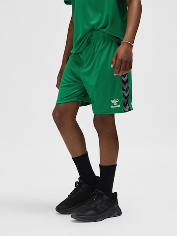 Hummel Regular Sportshorts 'Authentic' in Grün