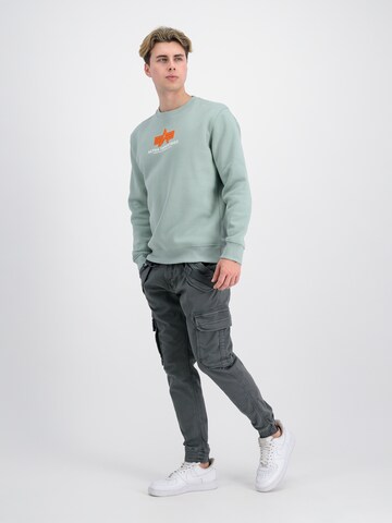 ALPHA INDUSTRIES Sweatshirt in Groen