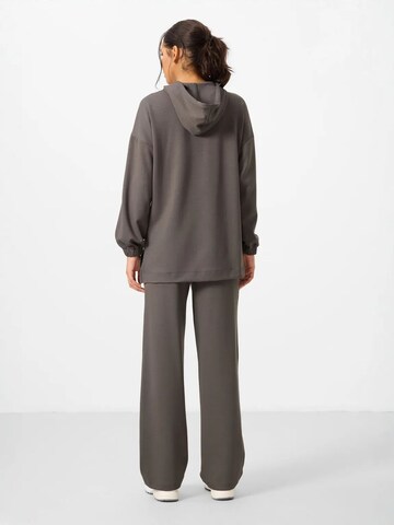 Tommy Life Sweatsuit in Grey