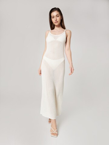 LENI KLUM x ABOUT YOU - Vestido de verano 'Leila' en blanco