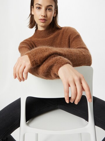 Sisley Sweater in Brown