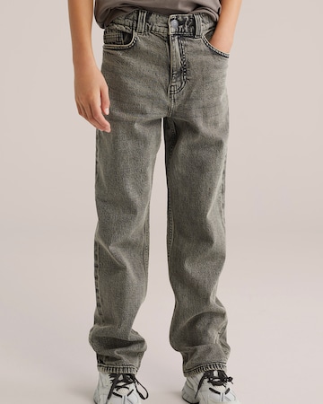 WE Fashion Loosefit Jeans i grå: framsida