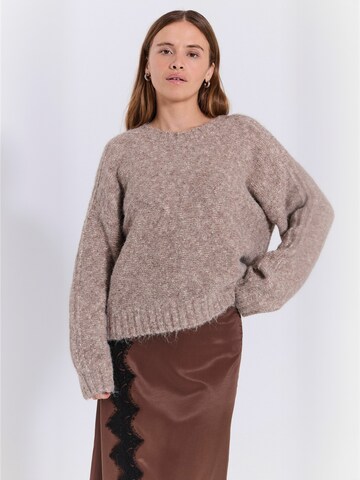 Cardigan ' Lillen ' NORR en marron : devant