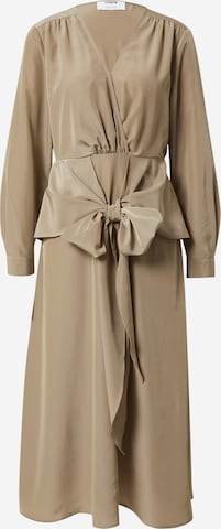 Robe 'Vivian' ABOUT YOU x Iconic by Tatiana Kucharova en beige : devant