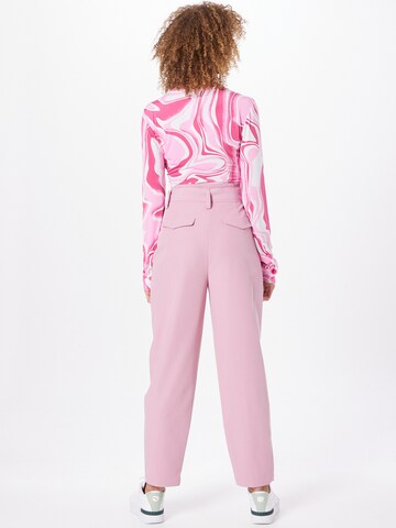 Coster Copenhagen Zvonové kalhoty Kalhoty se sklady v pase 'ANNA' – pink