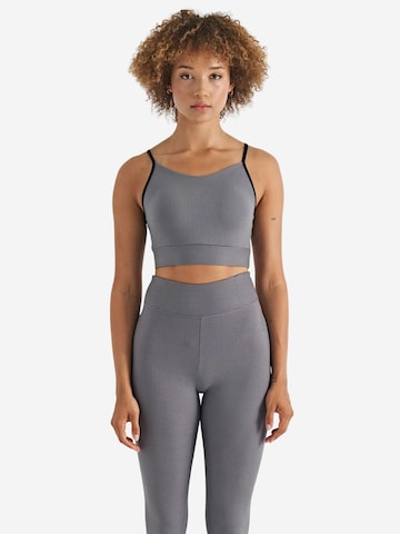 Tommy Life Sports top 'Aktive Oberteile' in Grey: front