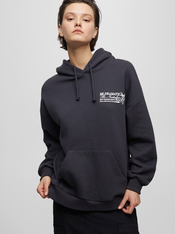 Pull&Bear Sweatshirt in Schwarz: predná strana