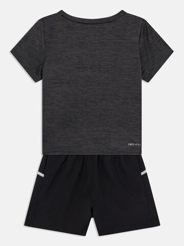 Nike Sportswear Komplet 'MILER' | črna barva