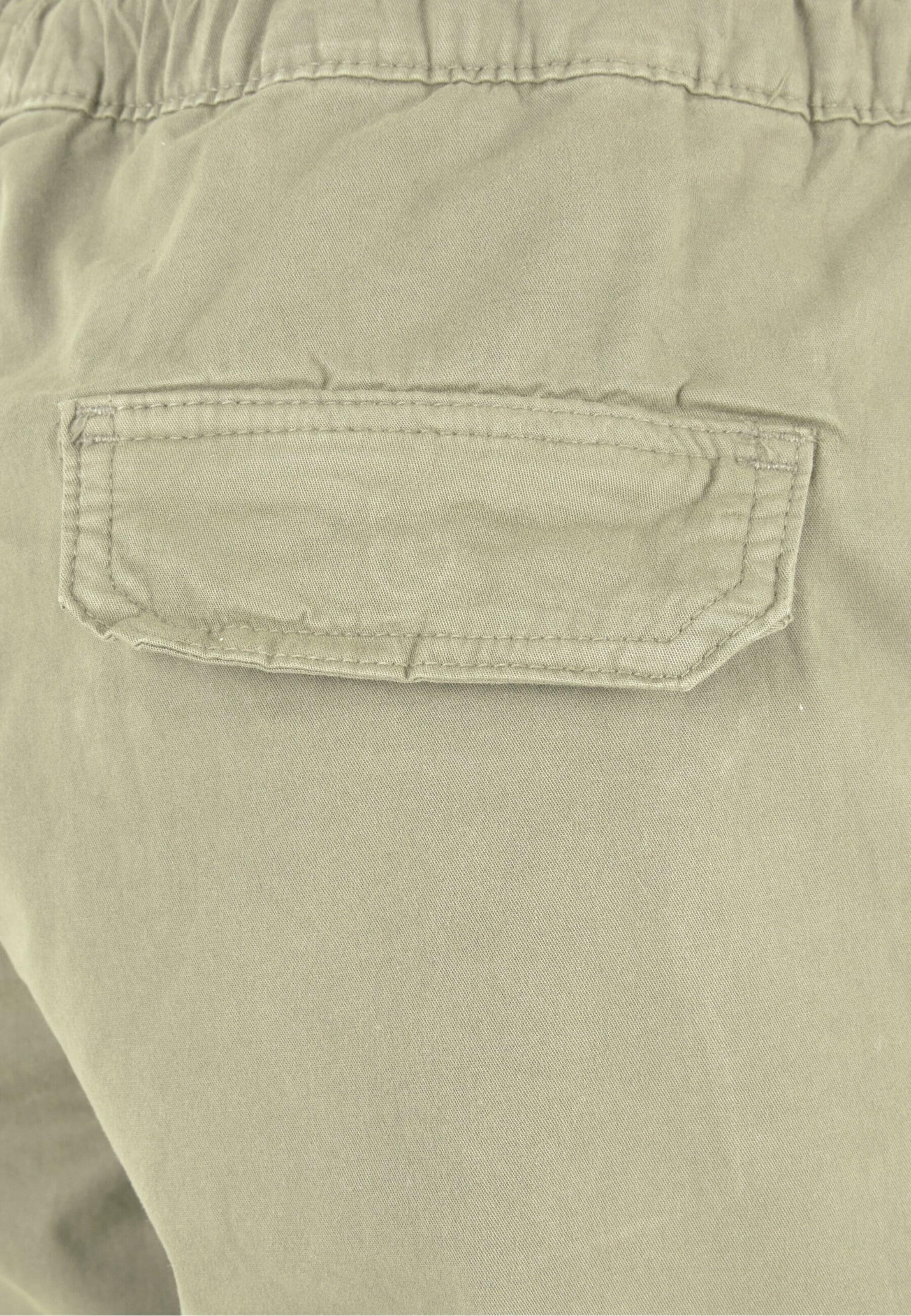 Urban Classics Zúžený strih Kapsáče - Zelená