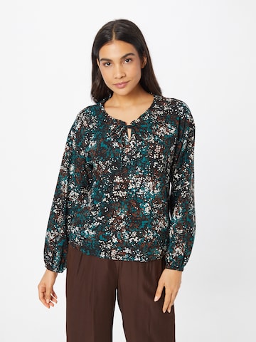 Cream Blouse 'Vimma' in Green: front