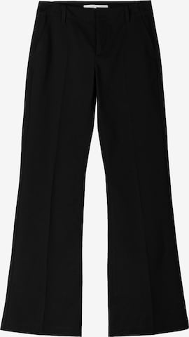 Pantaloni cu dungă de la Bershka pe negru: față