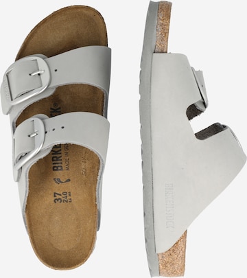 BIRKENSTOCK - Sapato aberto 'Arizona Big Buckle' em cinzento