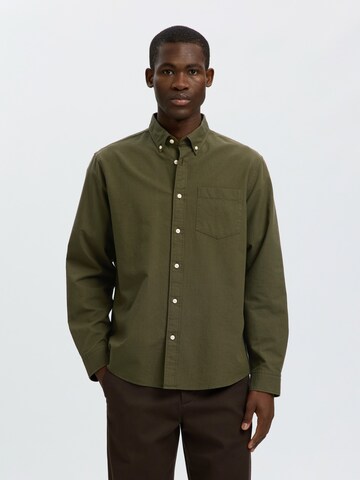 SELECTED Regular Fit Hend 'Rick' in Grün: Vorderseite