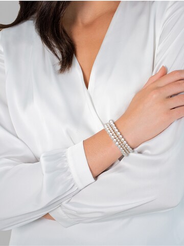 Lulu & Jane Bracelet in White: front