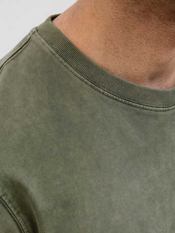 R.D.D. ROYAL DENIM DIVISION Bluser & t-shirts i grøn