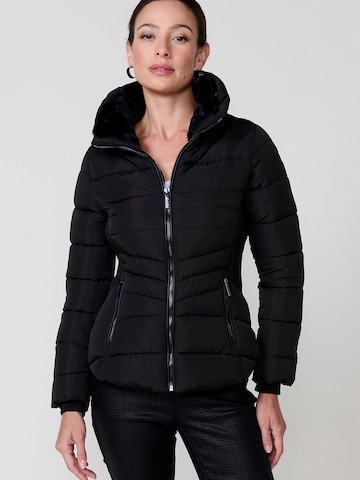 KOROSHI Jacke in Schwarz: Vorderseite