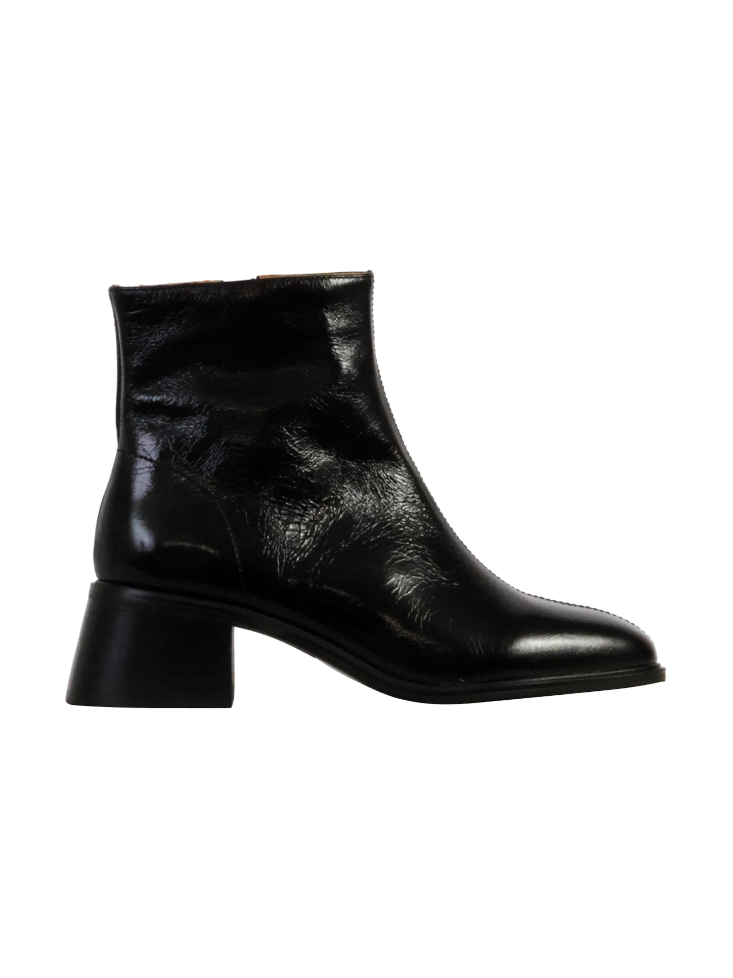 Ankle boots di Emilie Karston in nero: frontale