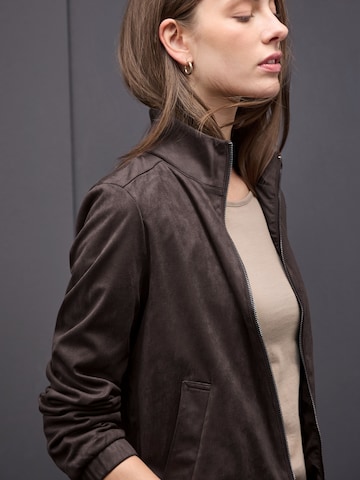 STREET ONE Φθινοπωρινό και ανοιξιάτικο μπουφάν σε καφέ