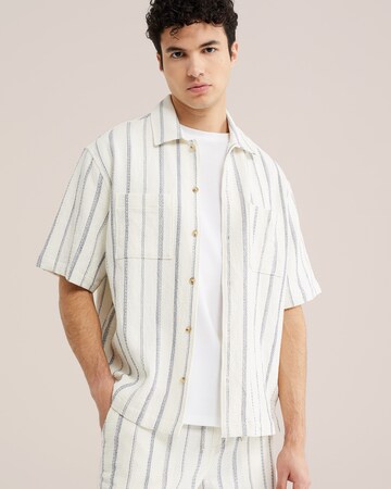 WE Fashion Comfort Fit Skjorta i beige: framsida
