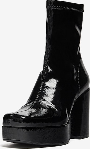 Pull&Bear Ankle Boots in Black: front
