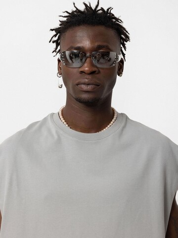 T-Shirt 'Daffodil' VAMOS CLO en gris