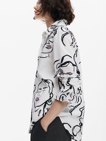 Desigual Μπλούζα σε λευκό