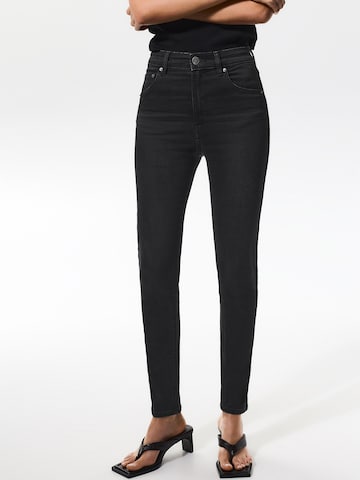 Pull&Bear Skinny Jeansy w kolorze czarny: przód