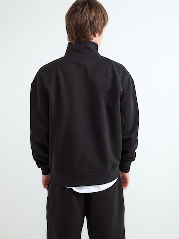 BALMOHK Collegepaita värissä musta