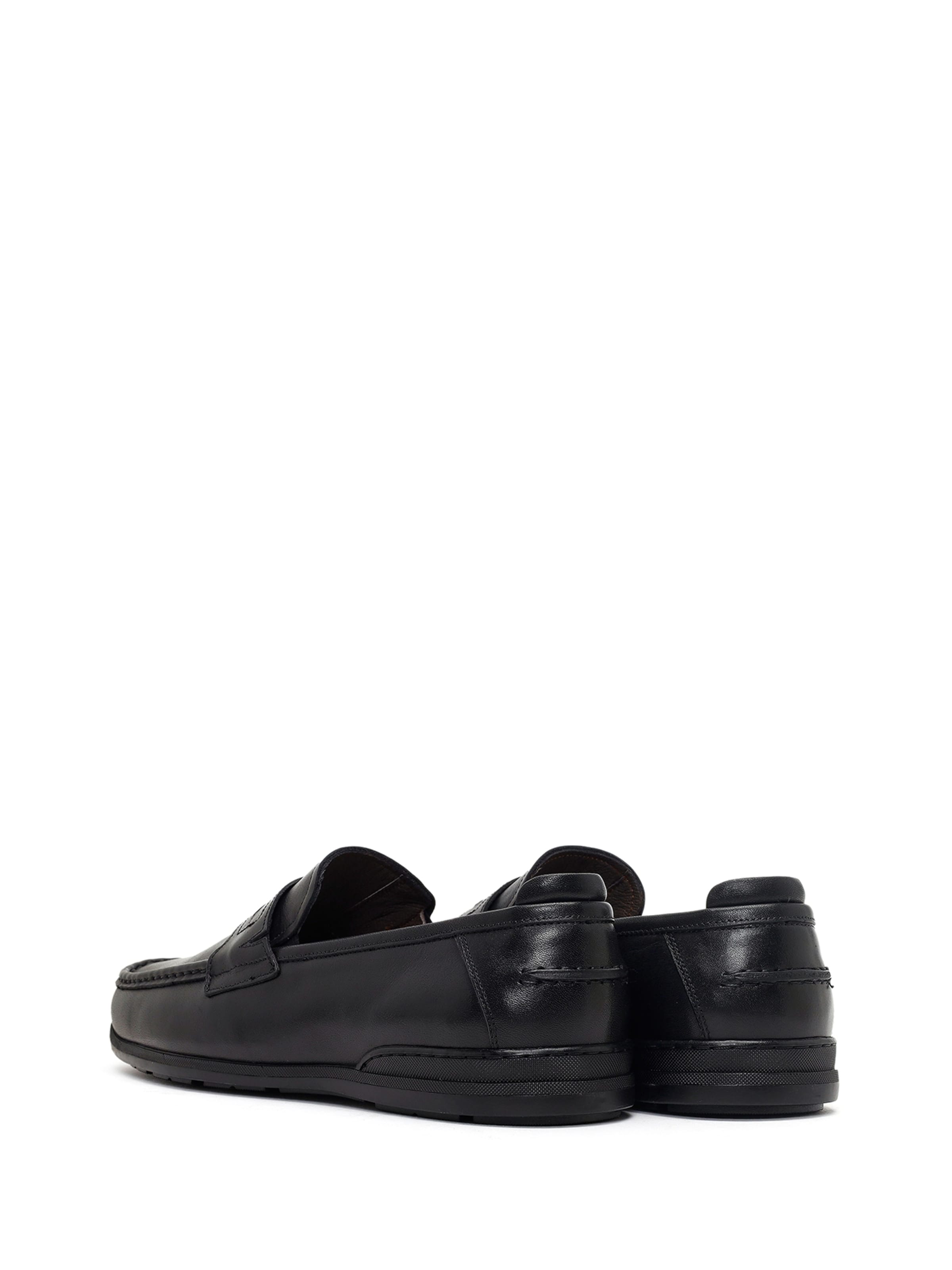 Derimod Moccasin in Black
