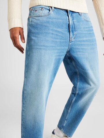 Tommy Jeans regular Jeans 'ISAAC RELAXED TAPERED' i blå