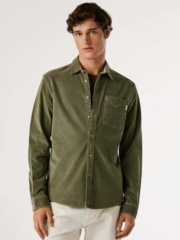 Coupe regular Chemise 'Clayton' Pepe Jeans en vert : devant